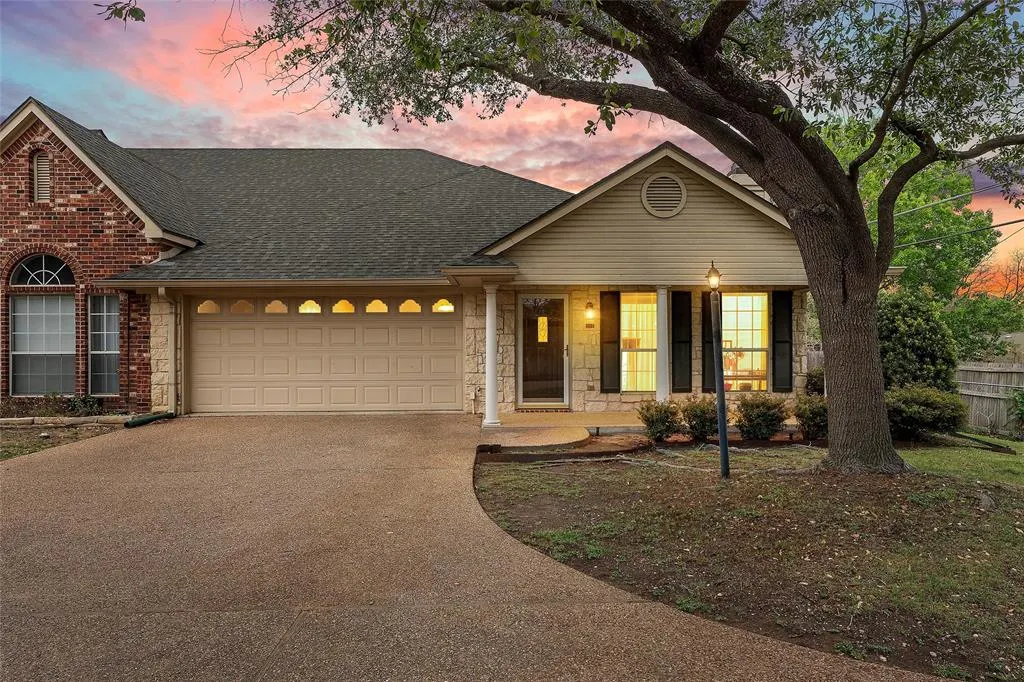 201 Pecan Village Circle