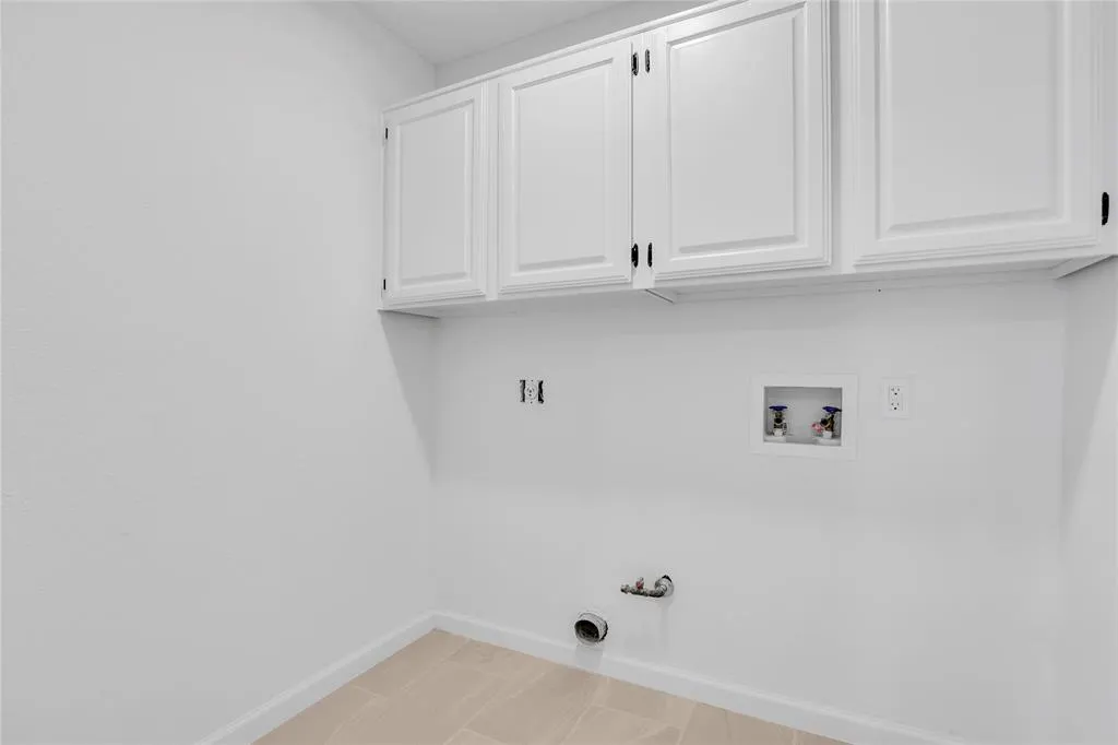 3405 Tulip Lane