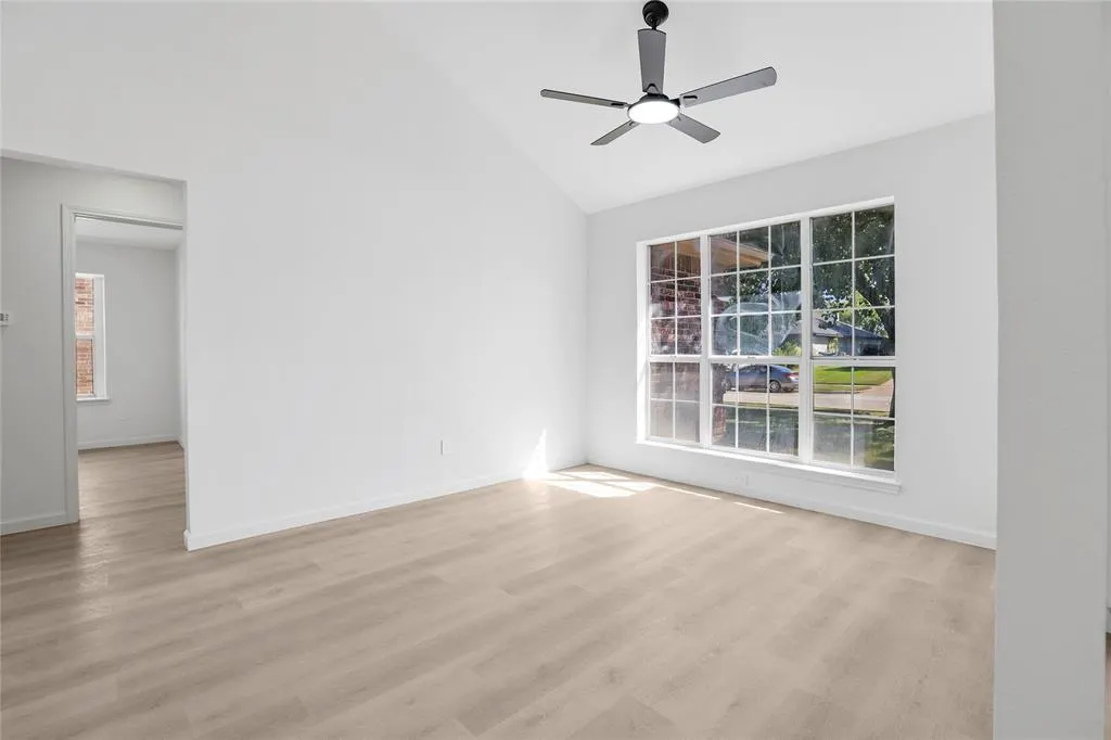 3405 Tulip Lane