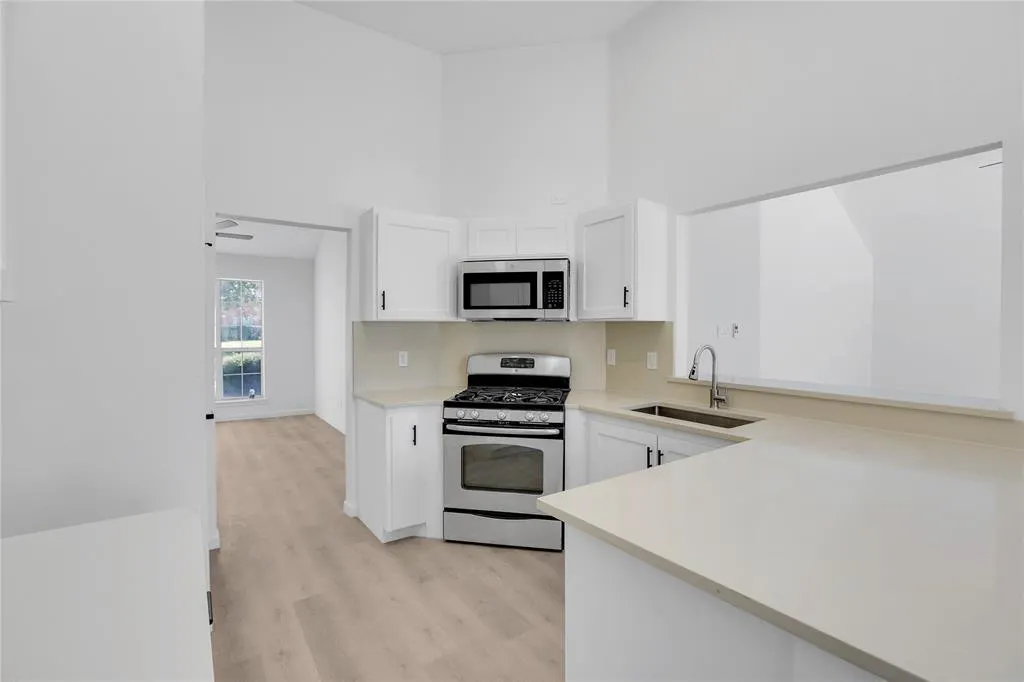 3405 Tulip Lane