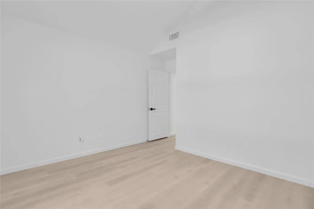 3405 Tulip Lane