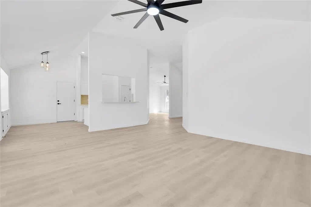 3405 Tulip Lane