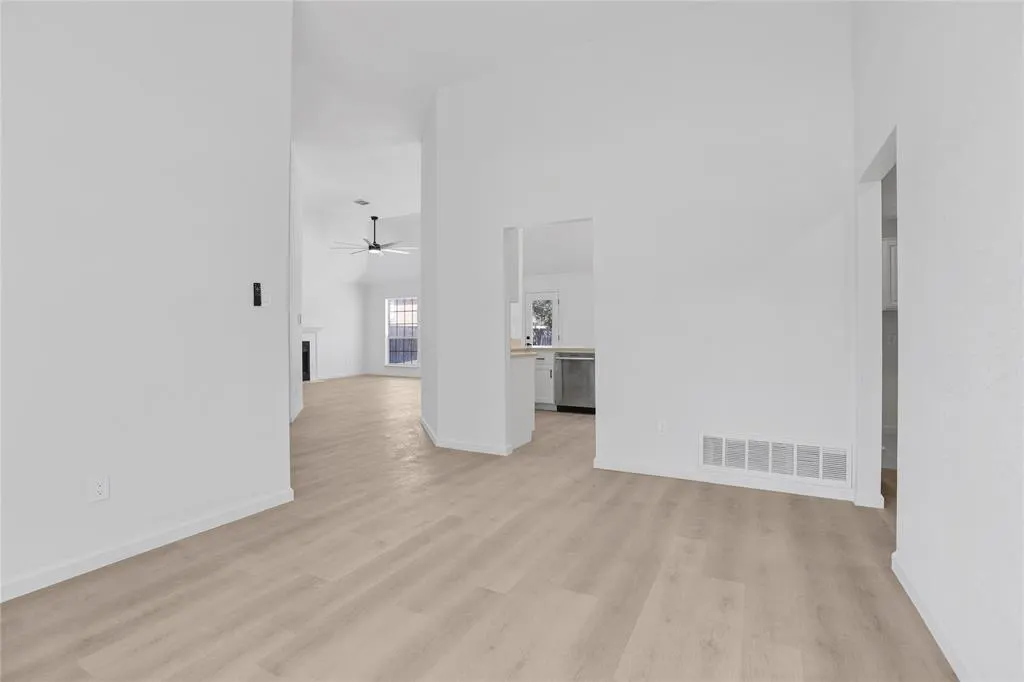 3405 Tulip Lane