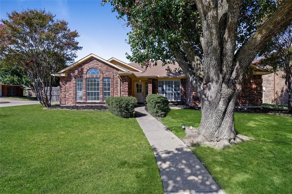 3405 Tulip Lane