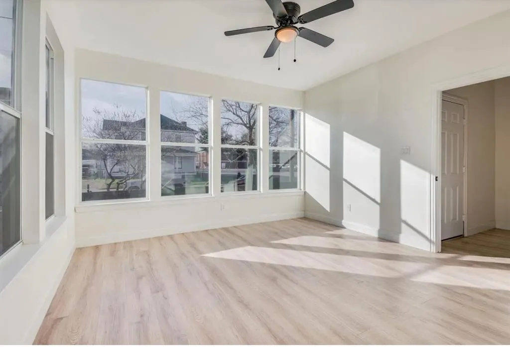 805 W 9th Street