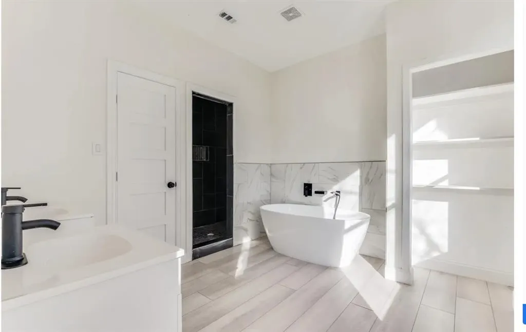 805 W 9th Street