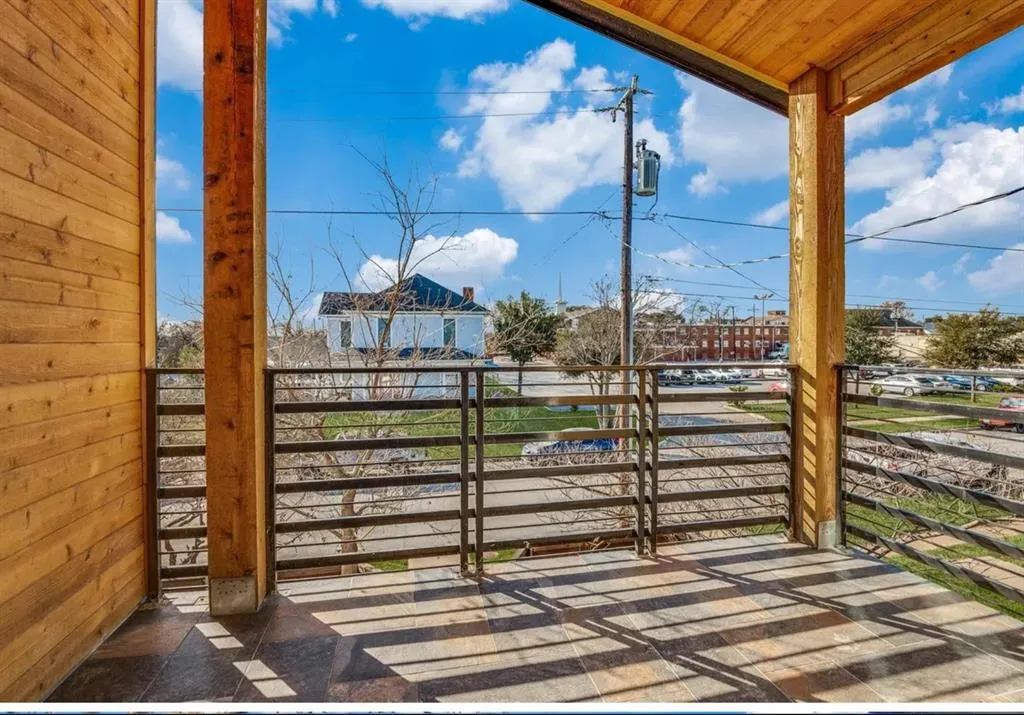 805 W 9th Street