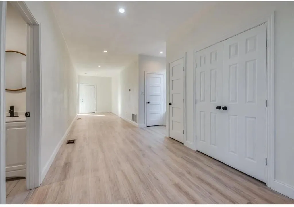 805 W 9th Street