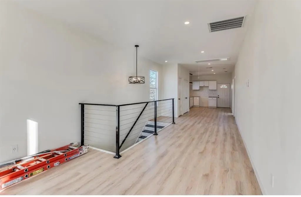 805 W 9th Street