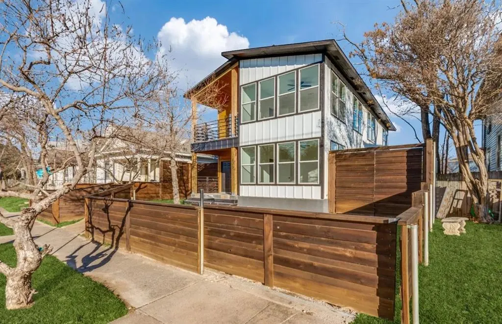 805 W 9th Street