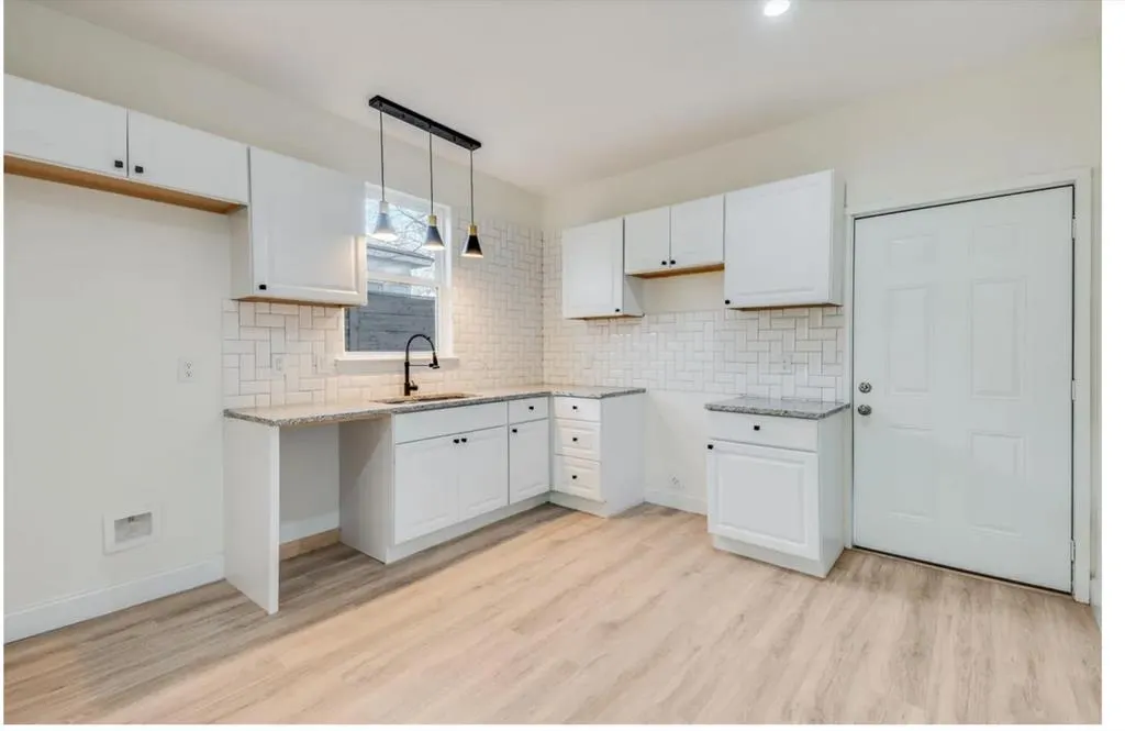 805 W 9th Street