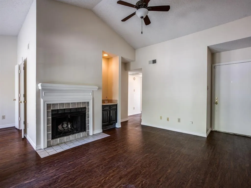 8550 Fair Oaks Crossing #204