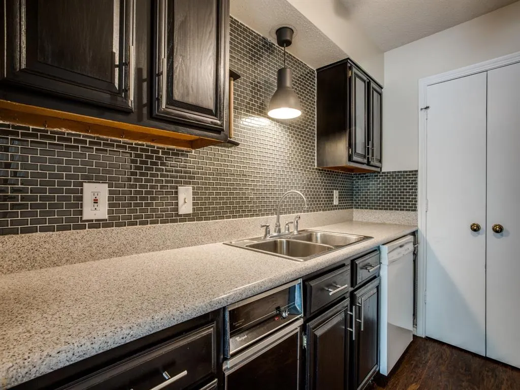 8550 Fair Oaks Crossing #204
