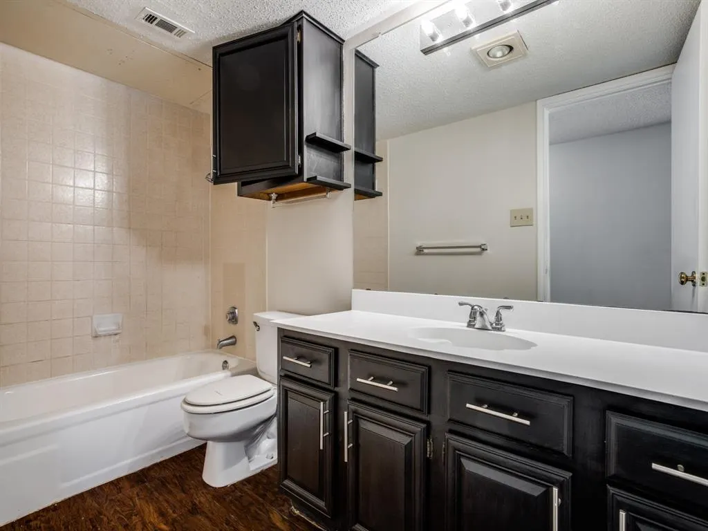 8550 Fair Oaks Crossing #204