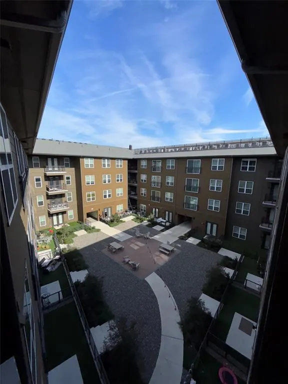 260 Davis Street #3310