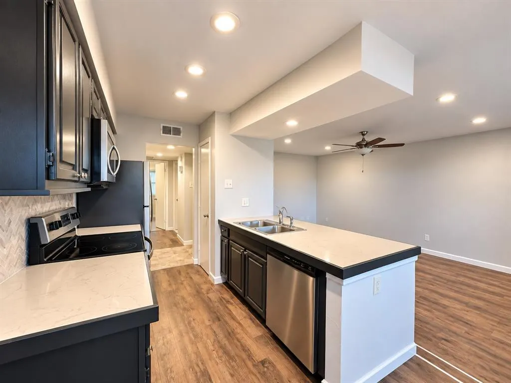 7525 Holly Hill Drive #3