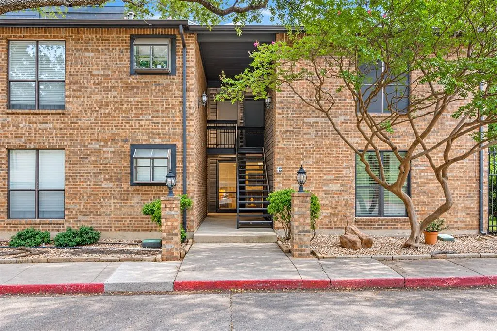 7525 Holly Hill Drive #3