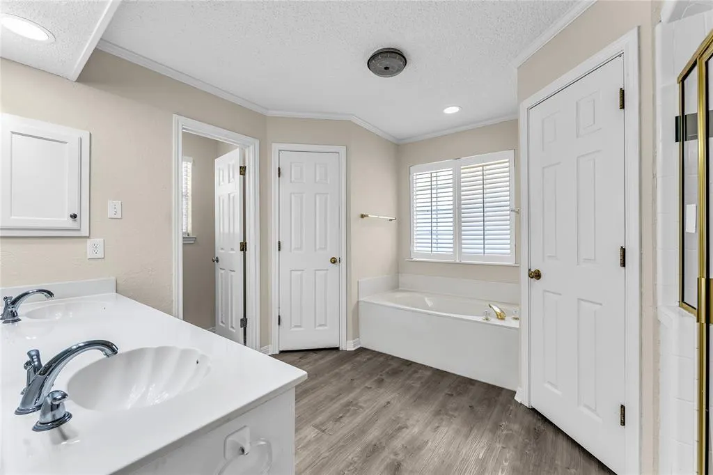 1331 Western Ridge Drive