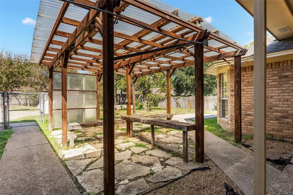 1331 Western Ridge Drive