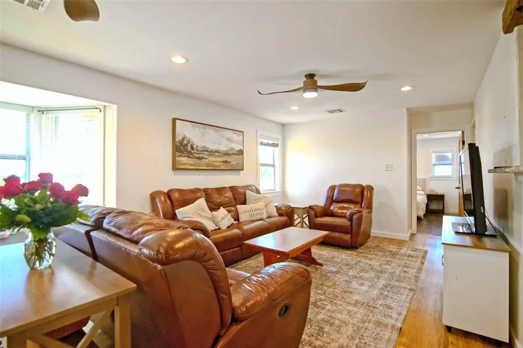 325 & 321 Grassy Way