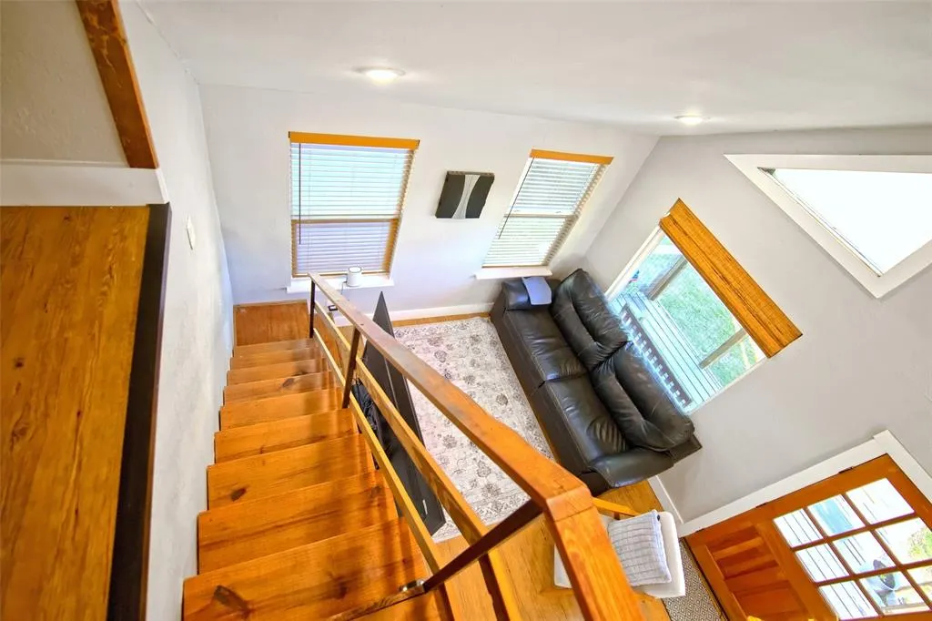 325 & 321 Grassy Way