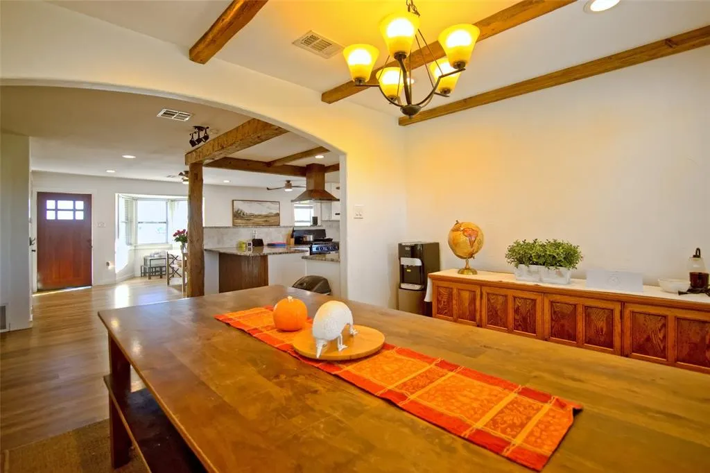 325 & 321 Grassy Way