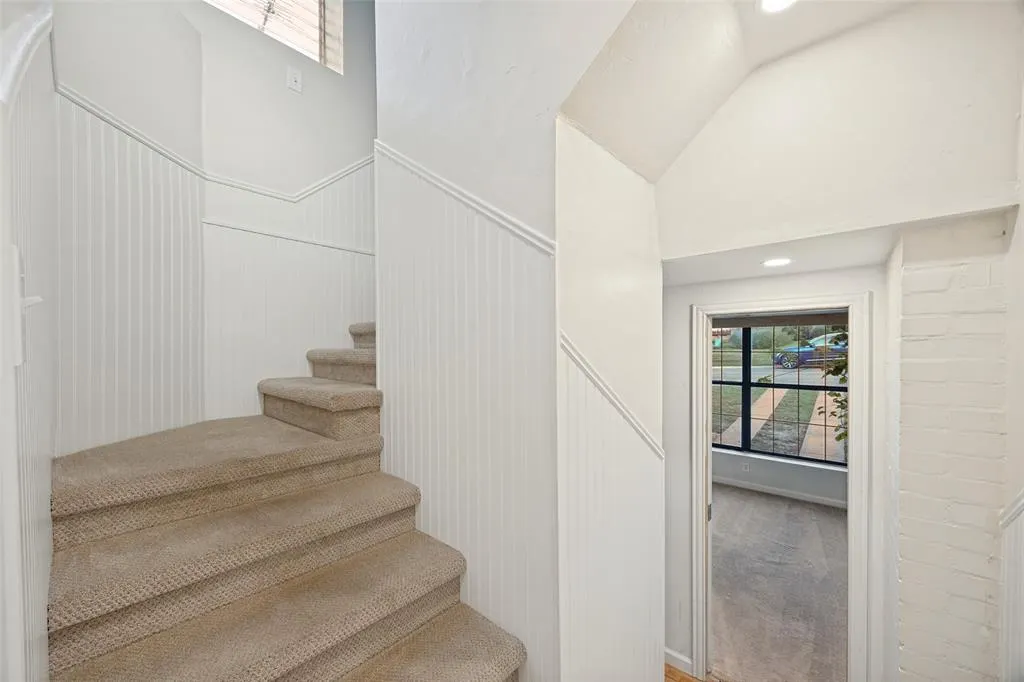 7011 Hammond Avenue