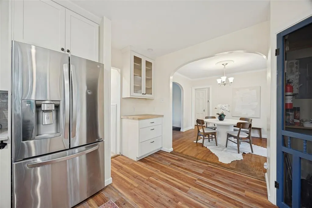 7011 Hammond Avenue