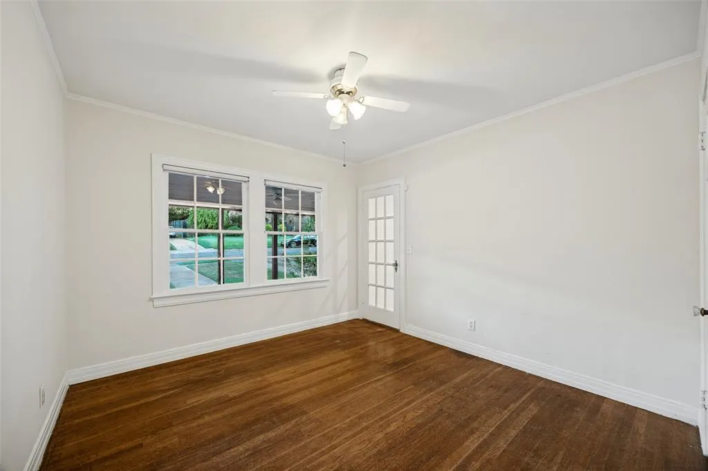 7011 Hammond Avenue