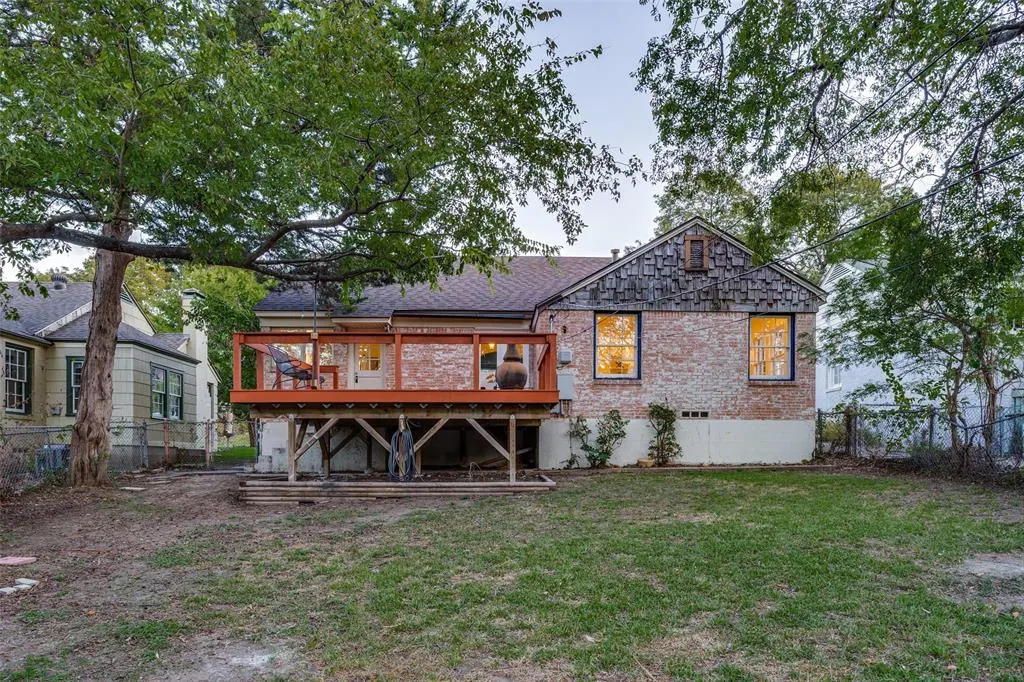 7011 Hammond Avenue