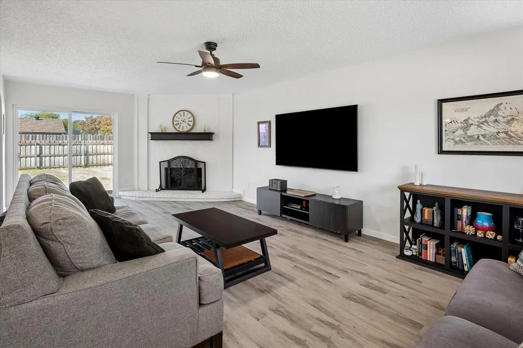 2219 Crockett Drive