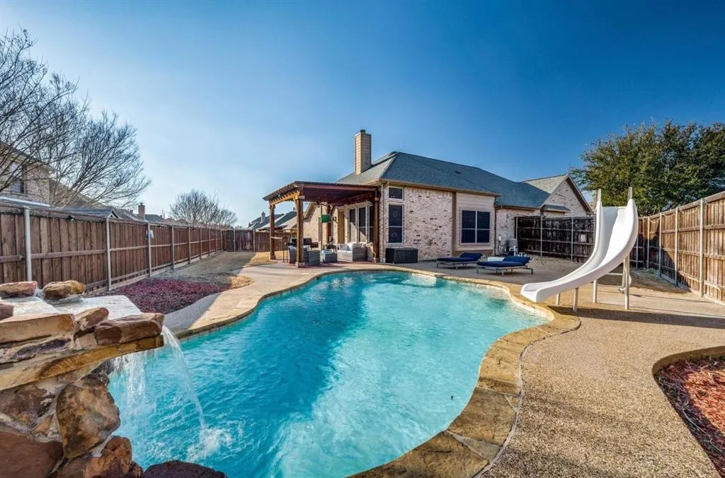 2480 Deerwood Drive