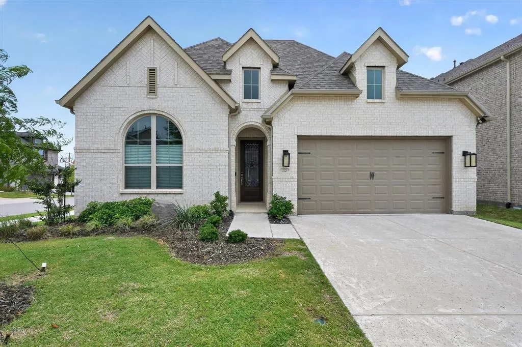 3725 Paradise Way