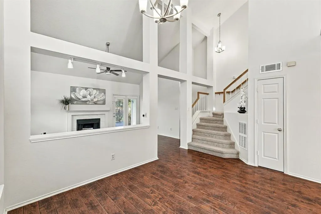 6821 Douglas Creek
