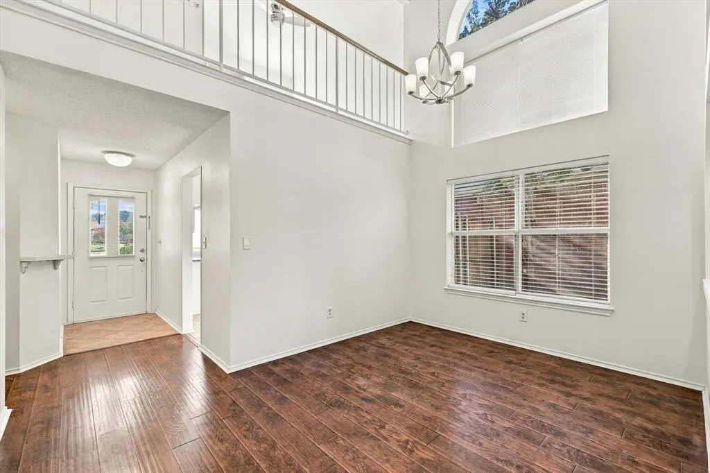 6821 Douglas Creek