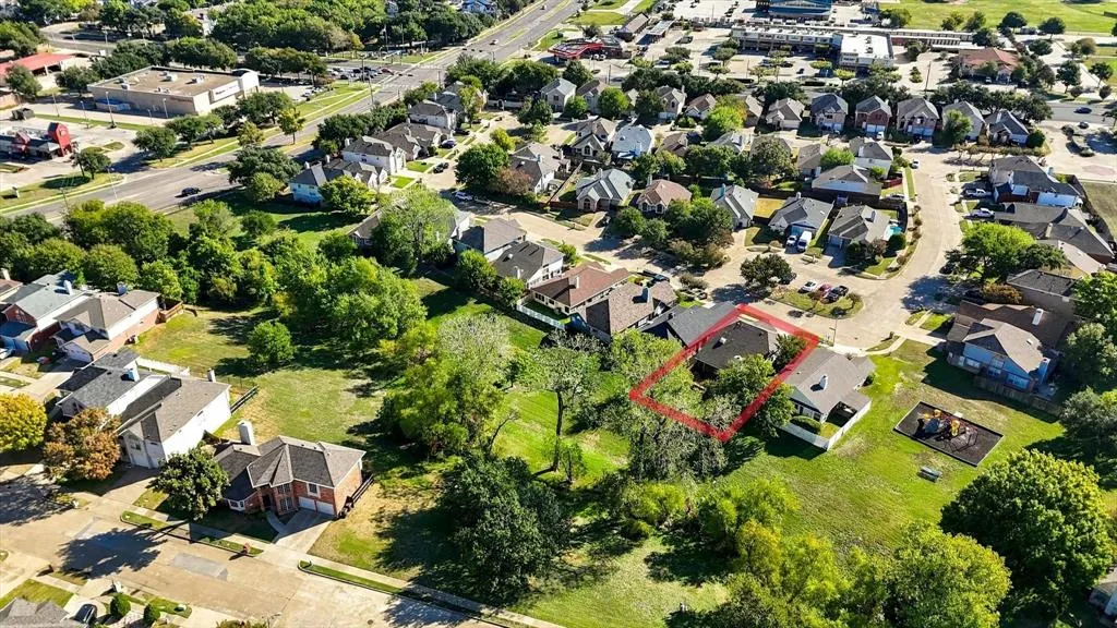 6821 Douglas Creek
