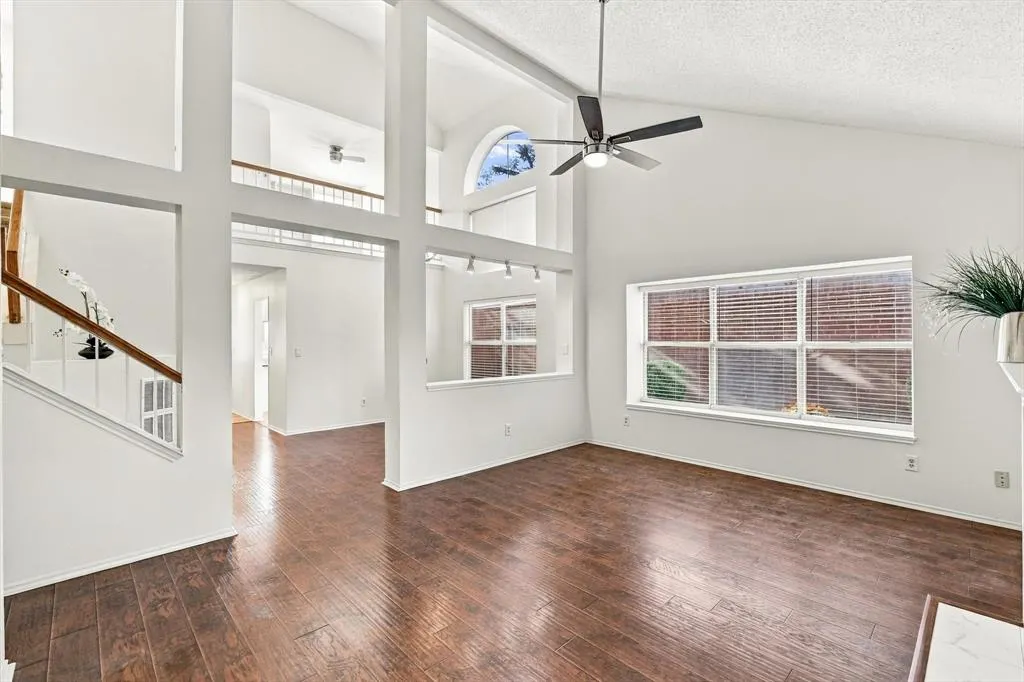6821 Douglas Creek