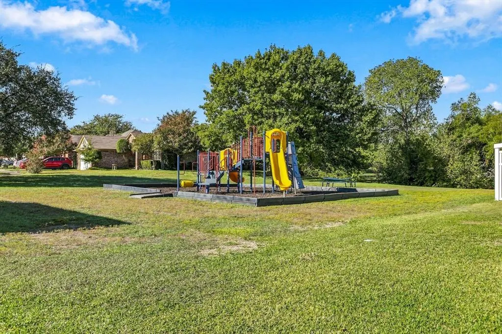 6821 Douglas Creek