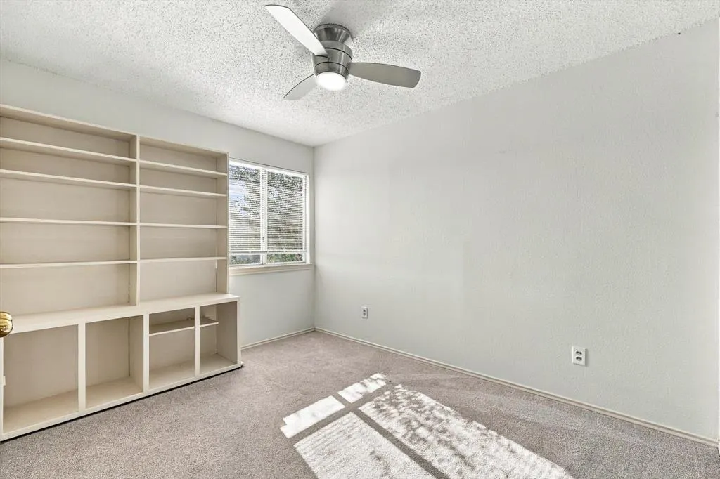 6821 Douglas Creek