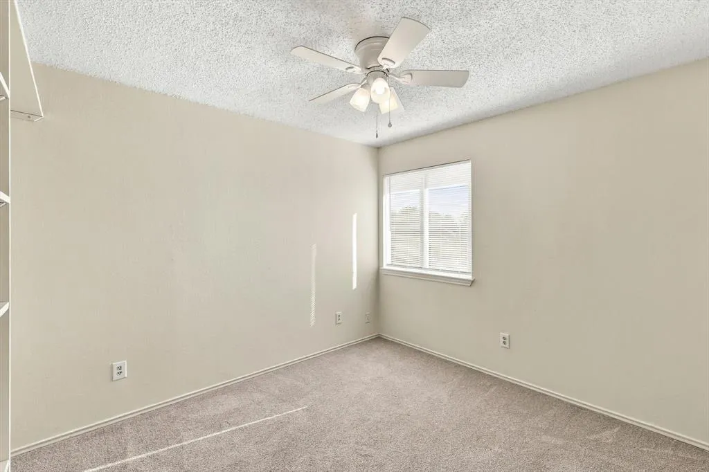 6821 Douglas Creek