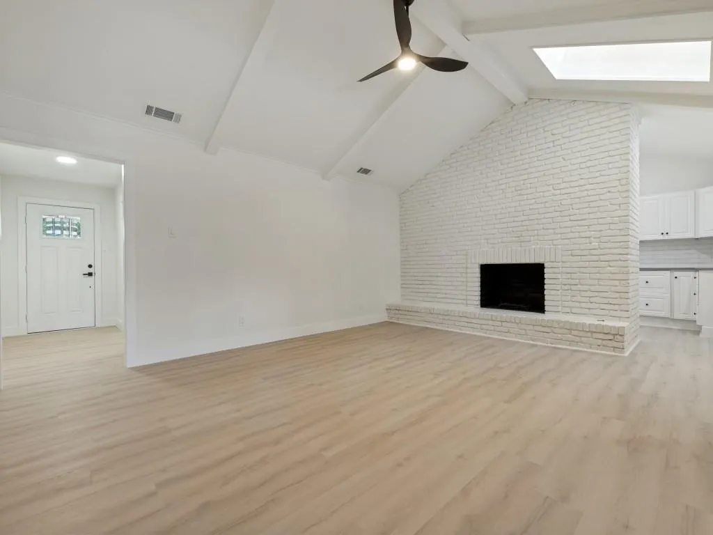 6107 Annapolis Lane