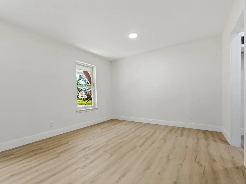6107 Annapolis Lane