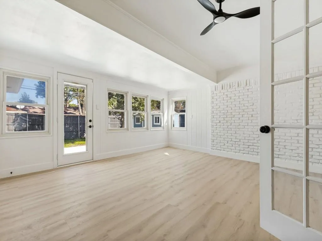 6107 Annapolis Lane