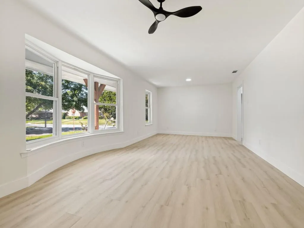 6107 Annapolis Lane