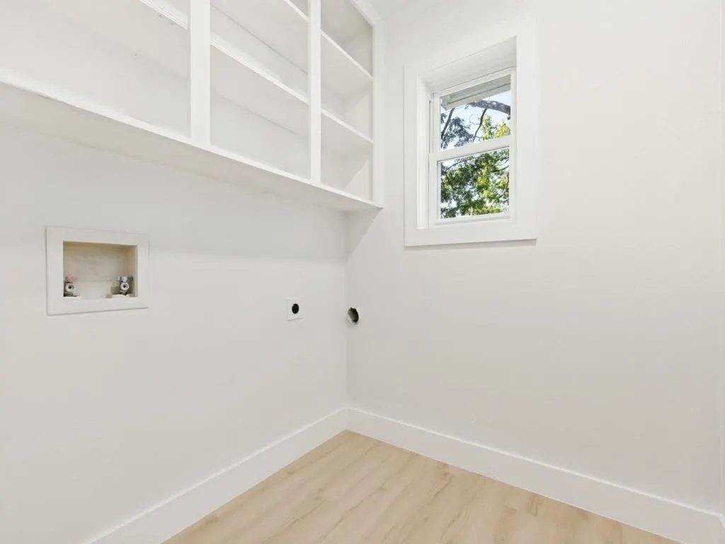6107 Annapolis Lane