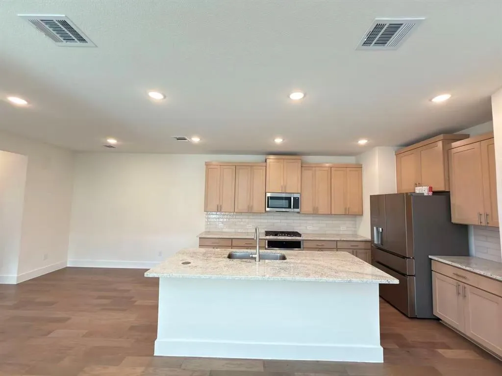 7043 Lathrop Lane
