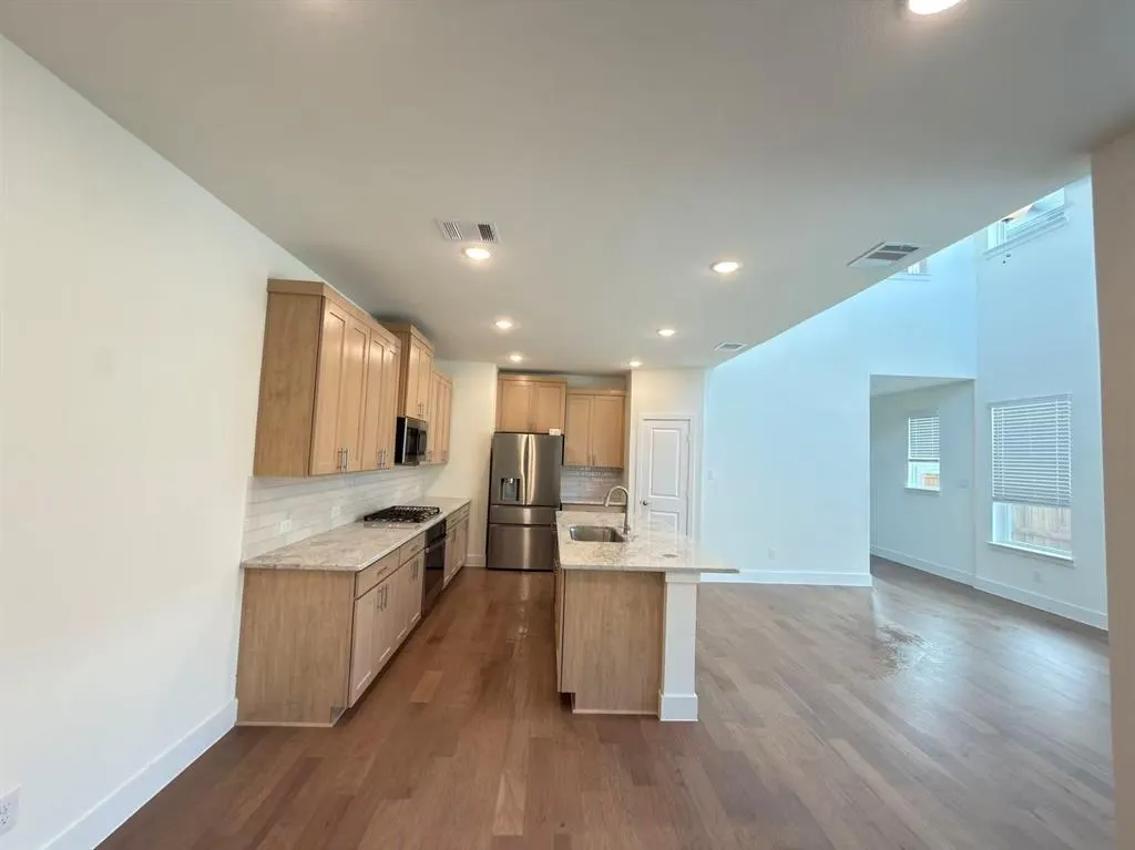 7043 Lathrop Lane