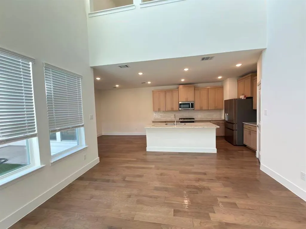 7043 Lathrop Lane