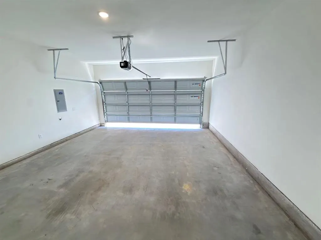 7043 Lathrop Lane