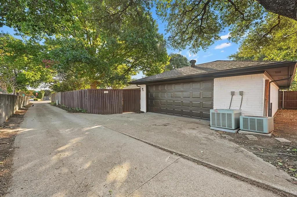 6727 Southpoint Drive